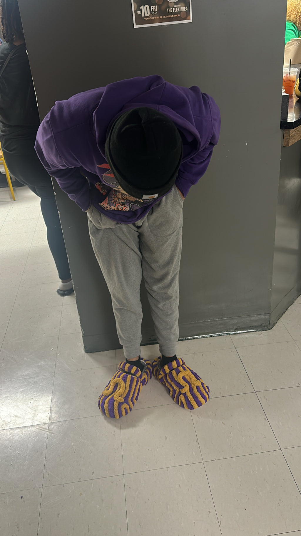 Que Fraternity Slippers